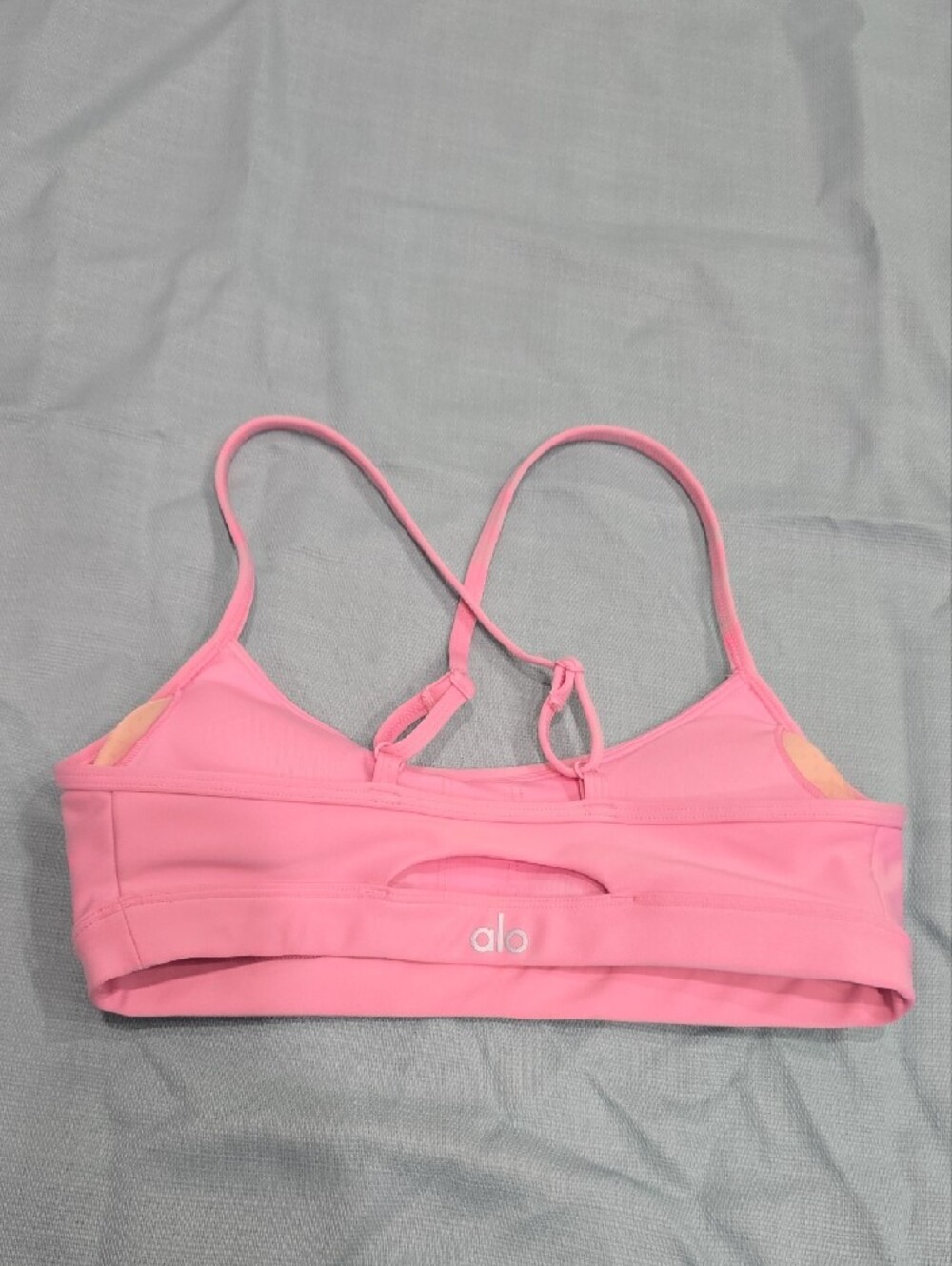 Alo Yoga Airlift Intrigue Bra - Candy Heart Pink - Picture 5 of 11